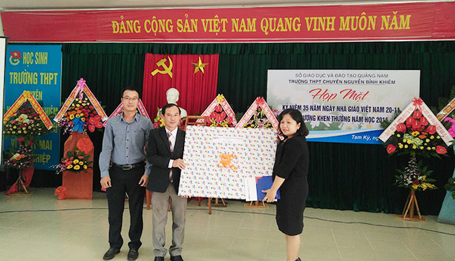 bidv-qn-tang-qua