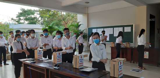 24. hs sat khuan tay