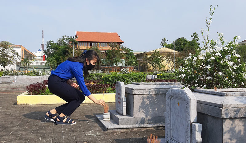 vieng-huong-tai-nghia-trang-1