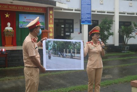 anh-tuyen-truyen-atgt-1-nbk